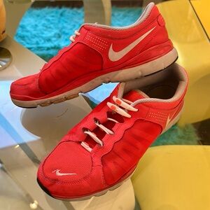 NIKE Training Flex TR2 Athletic Shoes sneakers Slop On Salmon Red or Orange 10